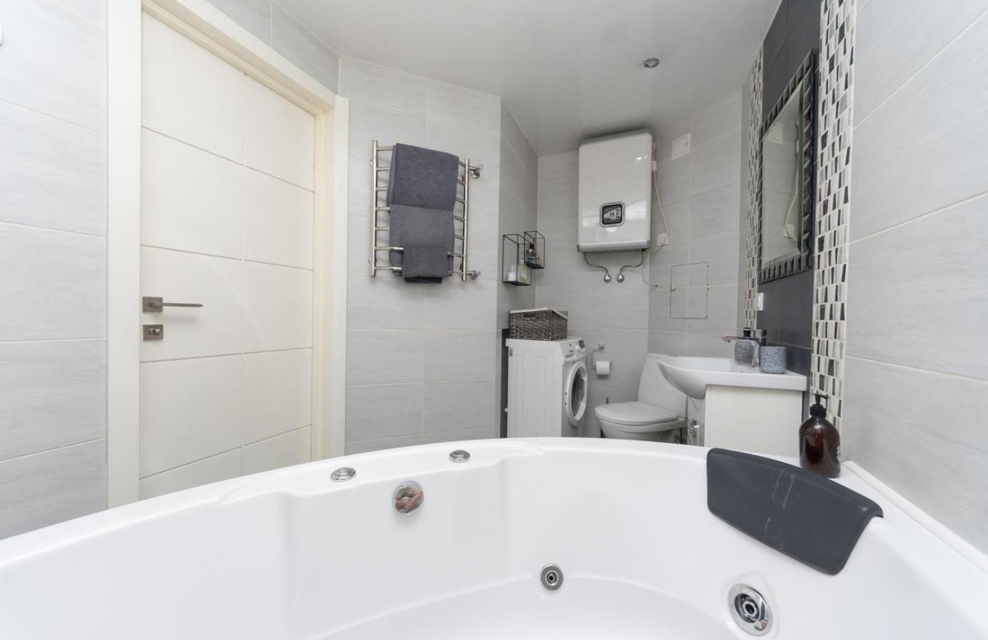 Apartament Flat24 On Lesi Ukrainki 3 Kijów Zewnętrze zdjęcie