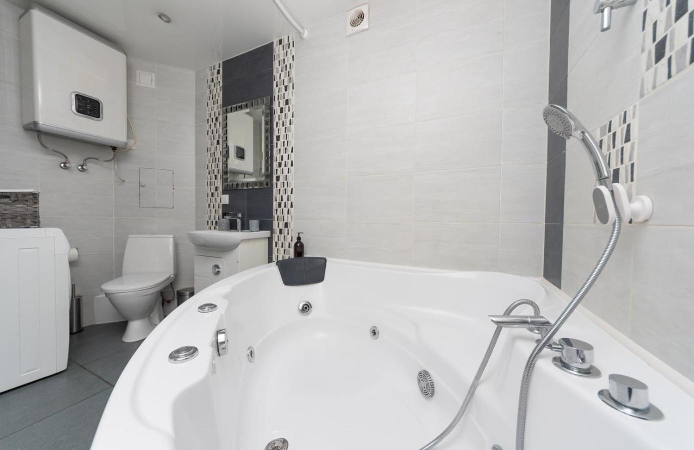 Apartament Flat24 On Lesi Ukrainki 3 Kijów Zewnętrze zdjęcie