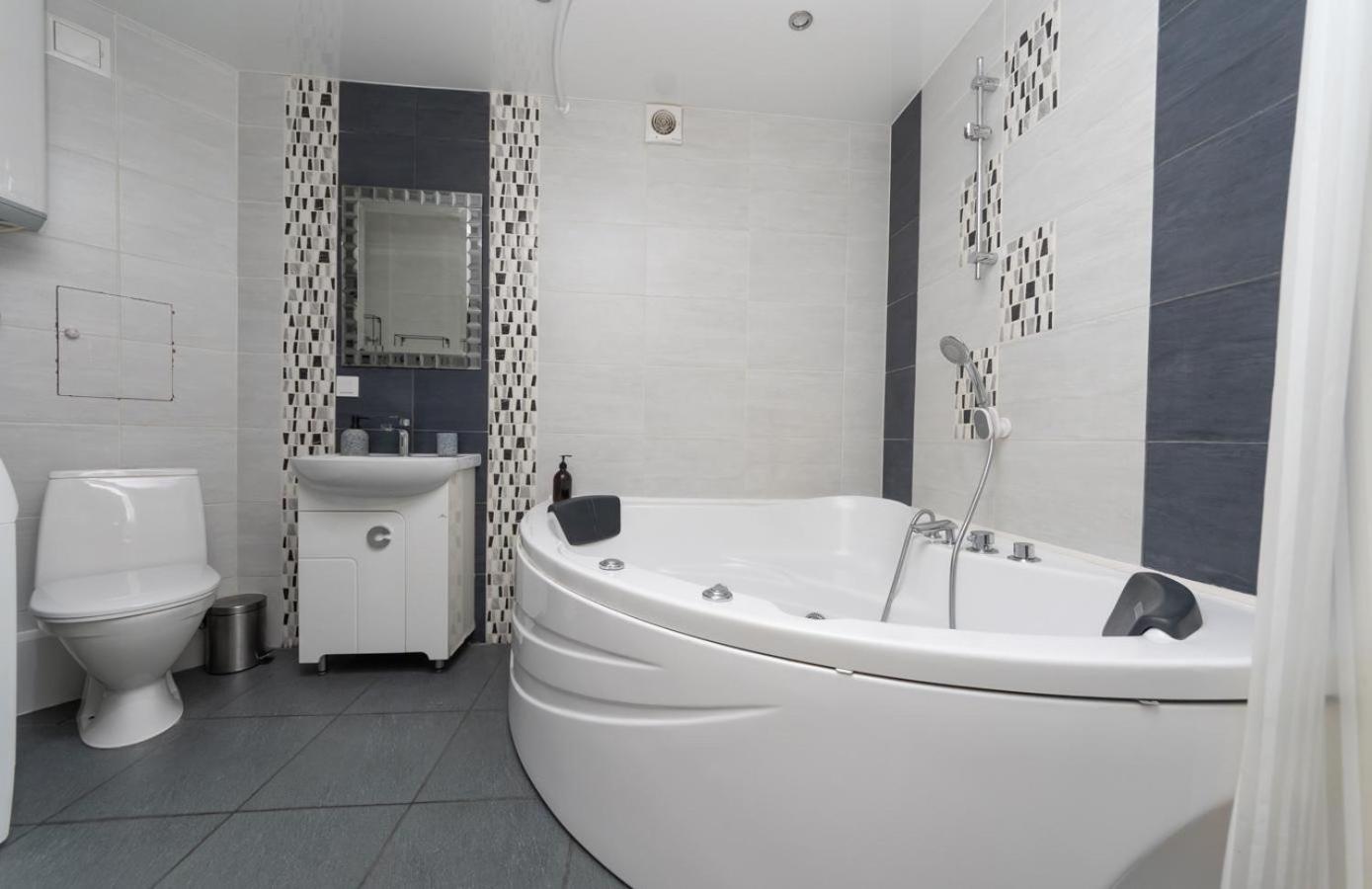 Apartament Flat24 On Lesi Ukrainki 3 Kijów Zewnętrze zdjęcie