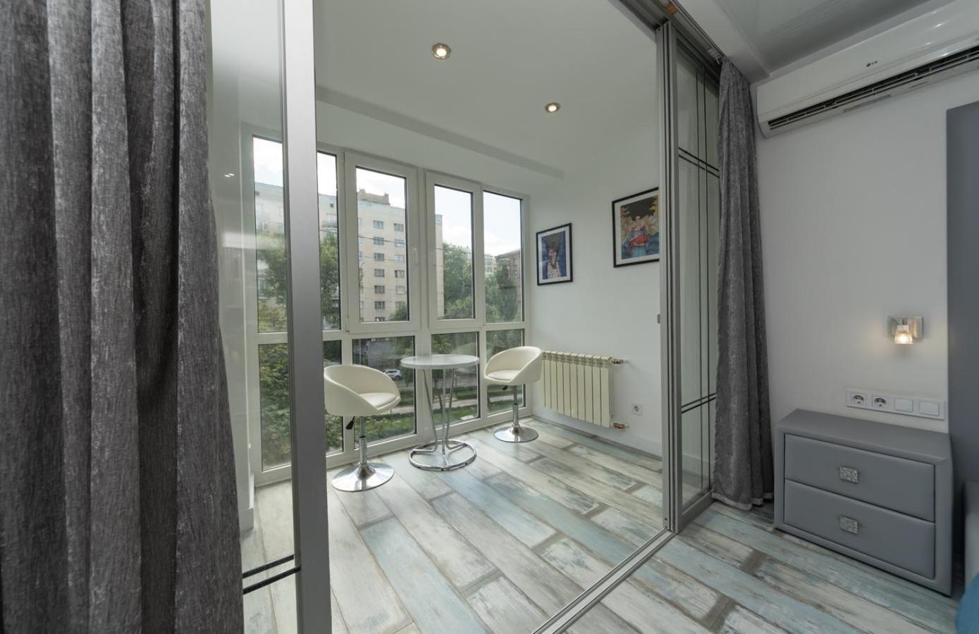 Apartament Flat24 On Lesi Ukrainki 3 Kijów Zewnętrze zdjęcie